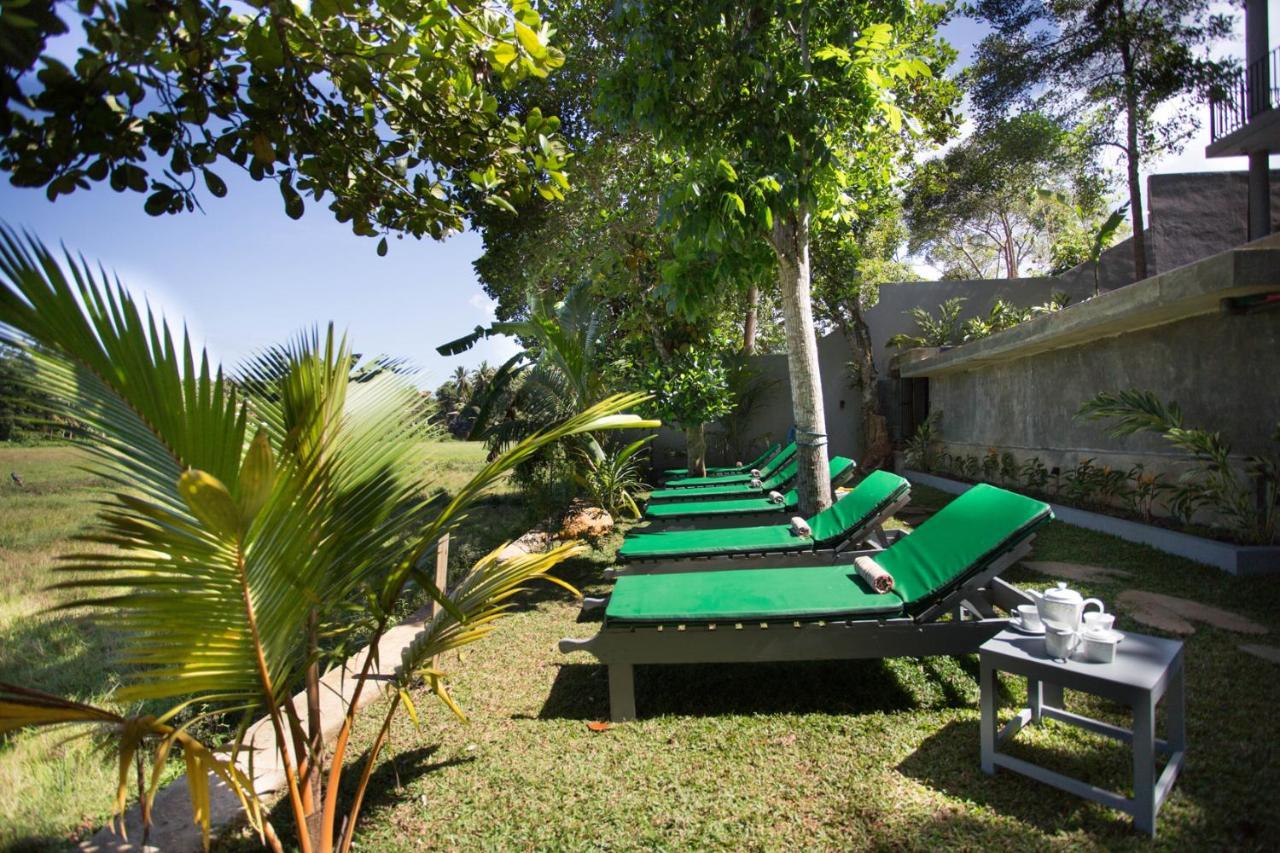 Barefoot Bungalow Hikka Hikkaduwa Exterior photo